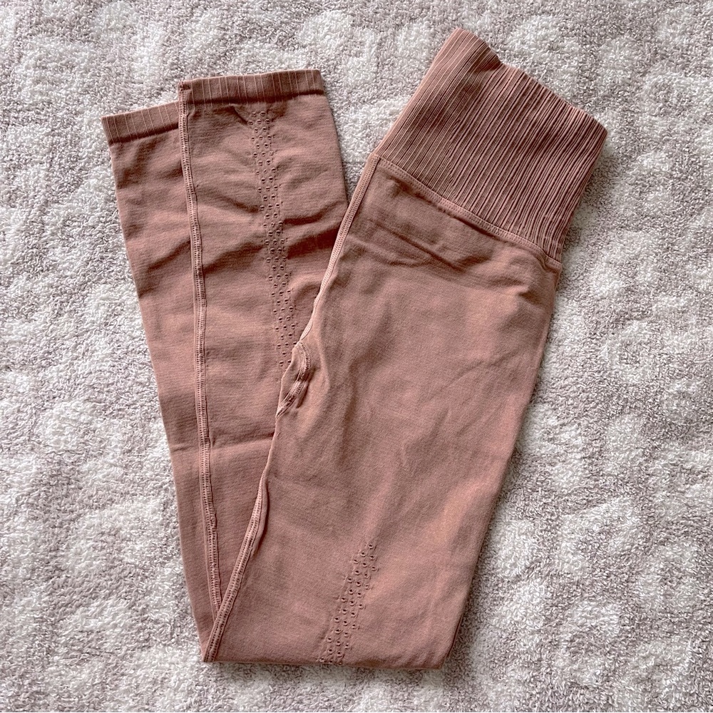 NWOT FP Movement High-Rise 7/8 Length Good Karma Leggings in Desert Dune